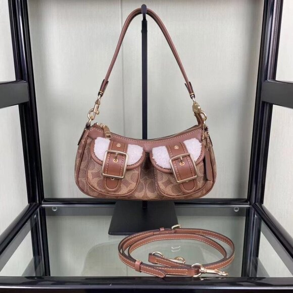 ✨✨New COACH Ashton Baguette Bag In Signature Canvas Tan/Natural CY658 - Picture 1 of 5